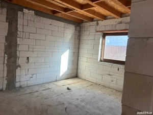 Vand casa la rosu cu tamplarie PVC - imagine 5