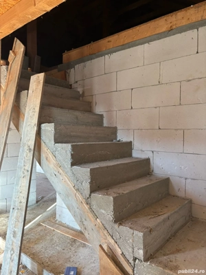 Vand casa la rosu cu tamplarie PVC - imagine 13