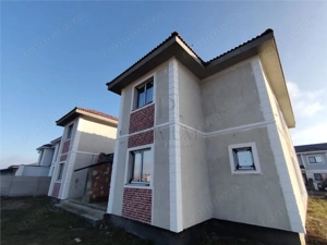 Duplex despartit prin garaj - personalizare interioara - toate utilitatile - asfalt - imagine 2