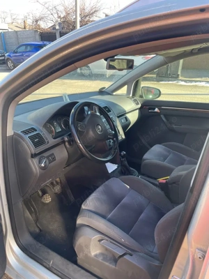 Touran 2011, mașina de familie - imagine 10