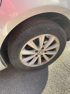 Touran 2011, mașina de familie - imagine 9