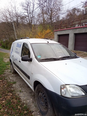 Vând Dacia Logan