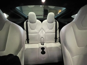 Tesla Model X - imagine 15