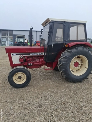 Case lnternational 644 - imagine 3