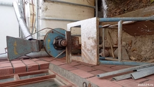 Vând moara cereale ,stare buna, fara motor.