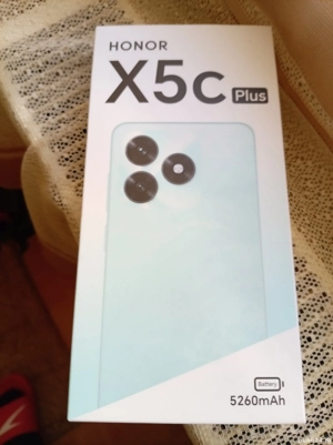 Vând Telefon Nou Honor x5c.