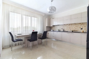 Casa LA CHEIE cu 5 camere si 4 bai, 200 mp, aproape de LIDL, Buna Ziua - imagine 6