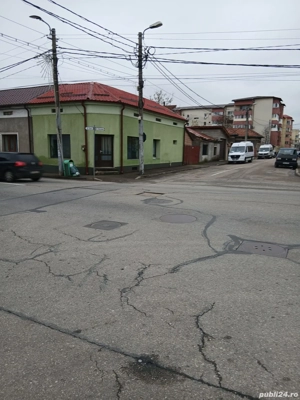 Casa de locuit sau pentru spatiu comercial