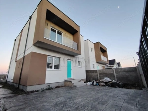 Duplex separat prin camera tehnica - zona linistita - personalizare interioara.