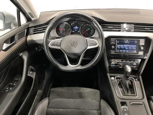 Volkswagen Passat - imagine 6