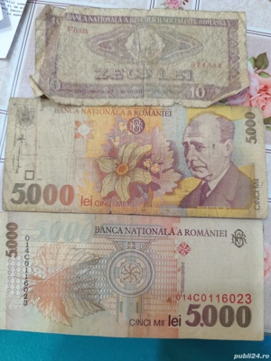 Vând bani vechi cum se vad in poze de 5000 si 10 lei  