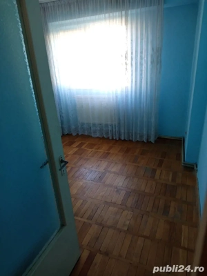 vand apartament trei camere sau schimb cu apartament cu o camera etajul 1 sau parter - imagine 4