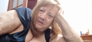 Ofer un show web plin de atractie