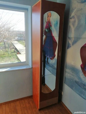 Dulap cu oglinda. Gratuit