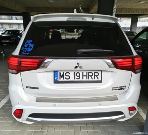 Mitsubishi Outlander phev - imagine 6