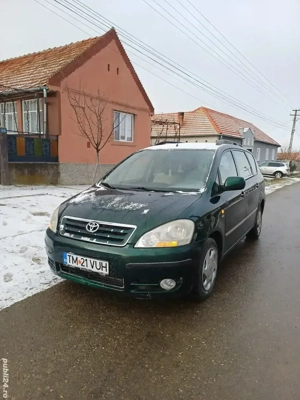 vand Toyota Avensis Verso cu 7 locuri - imagine 4