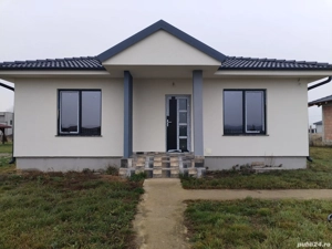 Casă de vânzare în Alparea