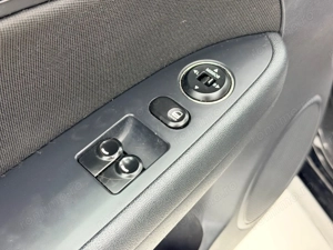 HYUNDAI I30 - imagine 10