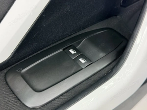 PEUGEOT 208 - imagine 9