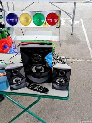 Vind boxe putere 30 watt alimentare la 220 v stare foarte bunacu stik caraoke radio telecomanda 