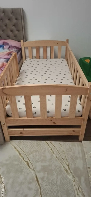 Vînd pat pentru copii.