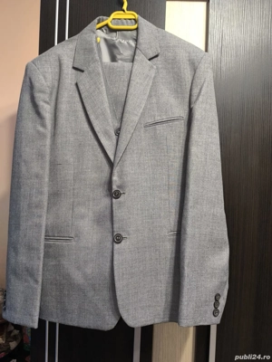 Costum bărbătesc gri   3 piese (sacou, vestă, pantaloni)   elegant