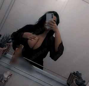 Brunetă cu forme ! - imagine 2