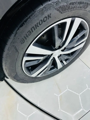 PEUGEOT 5008 - imagine 10