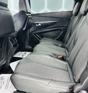 PEUGEOT 5008 - imagine 15