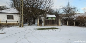 Casă de vânzare cu cabană în curte și teren de 2.800 mp