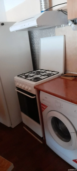 Închiriez camera cu baie proprie în vila la curte  - imagine 8