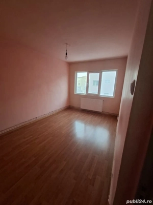 De vanzare Apartament 4 camere, Caransebes - imagine 3