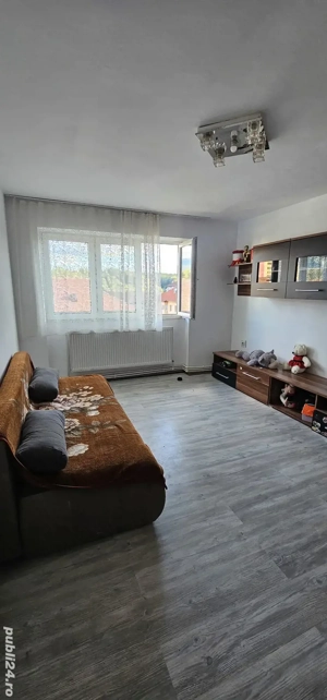 Închiriez apartament Petrila (zona penny)