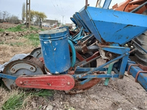 semanatoare porumb pe 6 rinduri  - imagine 5