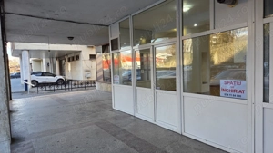 Inchiriez spatiu comercial 40 mp,central,str.G-ral Magheru,langa BCR,Ramnicu Valcea,550 euro. - imagine 8