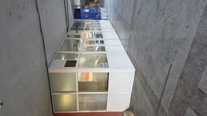 Inchiriez spatiu comercial 40 mp,central,str.G-ral Magheru,langa BCR,Ramnicu Valcea,550 euro. - imagine 9