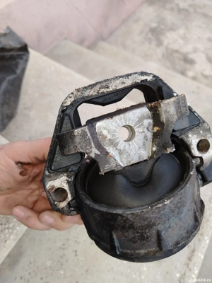 Vând tampoane motor și cutie audi a6b7 2.0 avant diesel  - imagine 4