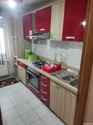 Închiriez apartament 