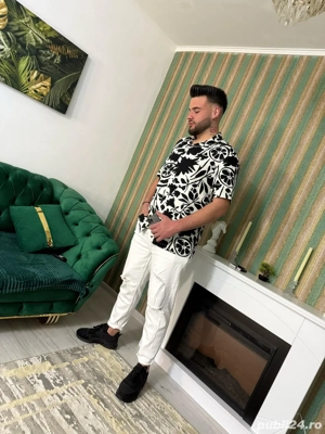 Tânar educat si manierat aici doar pentru tine