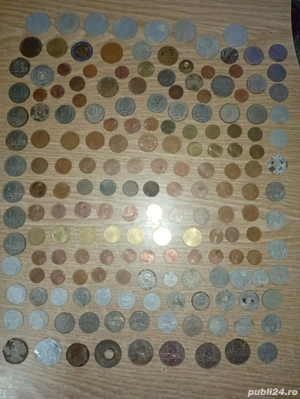 Vând Monede vechi. 