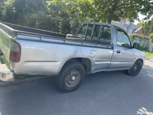 Toyota Hilux 2004   4x2   stare foarte bună