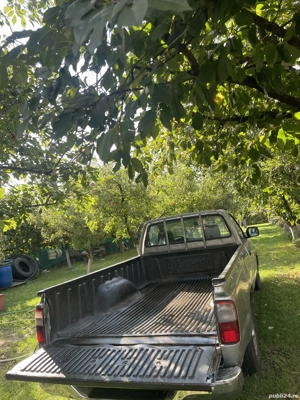 Toyota Hilux 2004   4x2   stare foarte bună - imagine 3