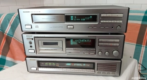 Linie Onkyo compusa din cassette deck, cd player si tuner (radio)