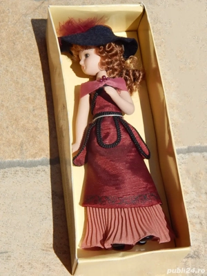 Papusa portelan Doamna Bovary de colectie 20 cm lungime