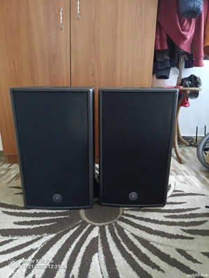 Vând boxe active Yamaha DZR10 