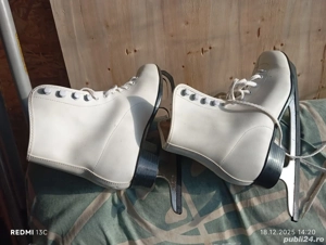 Patine noi albe marca ARCO Professional