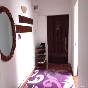 Vand apartament 2 camere - imagine 5