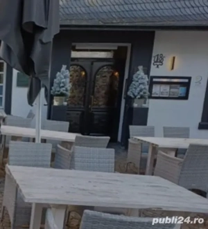 Camere de inchiriat la curte 