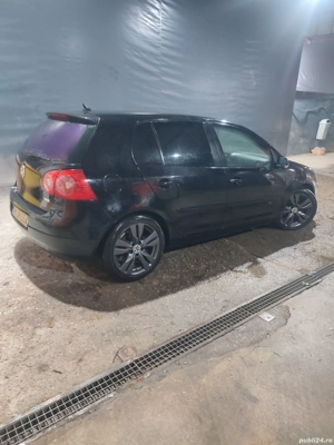 vând golf 5 motor de 1 9 diesel 6 trepte full piele navigație jante pe 17