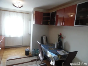 Inchirieez apartament 3 camere decomandat in Deva, zona Liliacului, ST: 70 mp, 2 bai, PARCARE - imagine 3